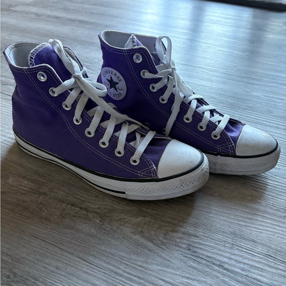 Converse Classic Purple High-Tops